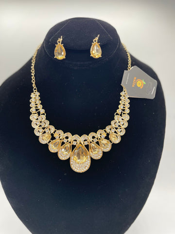 Multi Stone Neck Set